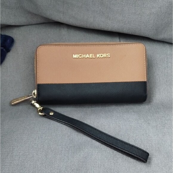 Michael Kors Continental Ziparound Wristlet Wallet - Picture 1 of 5